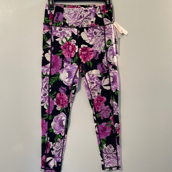NWT Victoria’s Secret Incredible Essential Leggings - Picture 4 of 16